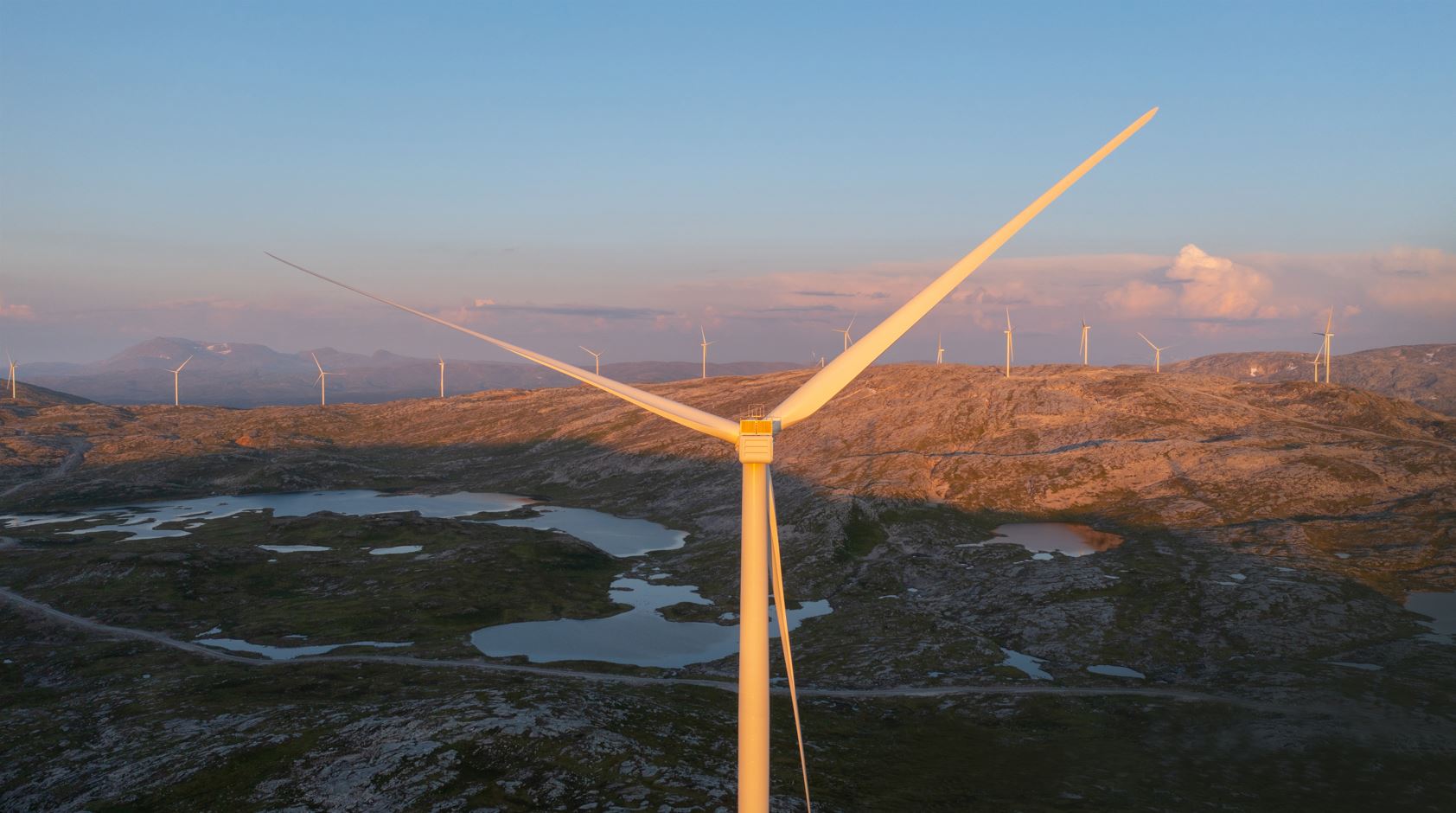 Vindkraftparken på Øyfjellet utenfor Mosjøen sikrer forutsigbar krafttilgang for videre vekst i Alcoas virksomhet